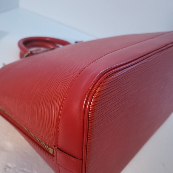 Louis Vuitton Vintage 1996 Red Epi Alma PM - Picture 7 of 17